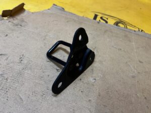 RYGIEL MOCOWANIE OPARCIA FOTELA KANAPY TYŁ PRAWY PORSCHE MACAN 95B