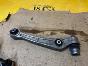 WAHACZ PRZÓD PRZEDNI LEWY PORSCHE MACAN 95B