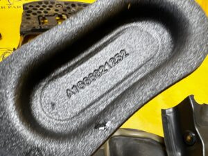 WYGŁUSZENIE NADKOLA BŁOTNIKA TYŁ LEWY MERCEDES GLS X166