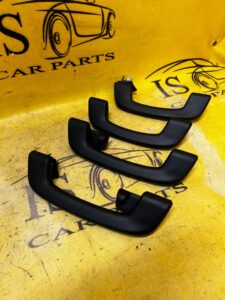 KOMPLET UCHWYTY PODSUFITKI CZARNE BMW 5 G30