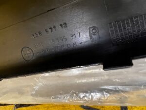 LISTWA ŚRODKOWA ZDERZAKA TYŁ BMW 3 E46 SEDAN M-PAKIET 4 X PDC NOWA OEM