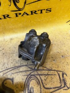 ŁAPA MOCOWANIE OBUDOWA POMPY PALIWA CITROEN PEUGEOT OPEL 1.5 BLUE HDI EHDI