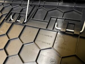 OSŁONA ZAŚLEPKA PODŁOGI BAGAŻNIKA PRZÓD FORD BRONCO 21-