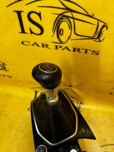 GAŁKA LEWAREK MIESZEK SKÓRA FORD FIESTA MK8