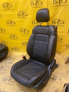 KOMPLET FOTELI WNĘTRZE KANAPA BOCZKI PODUSZKI FORD MUSTANG MK6 VI 6