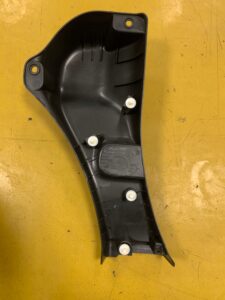 PRAWY BOCZEK PAKI OSŁONA NISSAN E-NV200 NV200