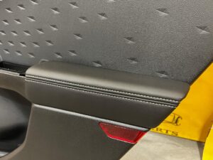 TAPICERKA BOCZEK DRZWI TYŁ PRAWY FORD KUGA MK3 VIGNALE BANG OLUFSEN