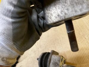 PODUSZKA RESORA BELKI ZAWIESZENIA TYŁ VOLVO XC90 II