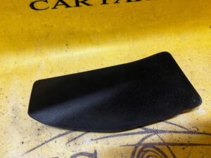 ZAŚLEPKA OSŁONA KLAPY PRAWY TYŁ PEUGEOT 3008 II