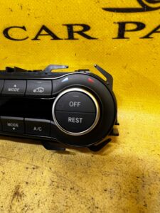 PANEL STEROWANIA KLMATYZACJI AUTO INFINITI Q30