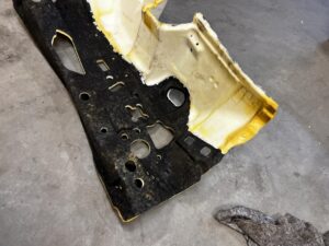 OSŁONA WYGŁUSZENIE WYKŁADZINA ŚCIANY GRODZIOWEJ PEUGEOT 308 II T9 EU