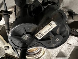 ZWROTNICA ZAWIESZENIE ZACISK TYŁ PRAWY RANGE ROVER VELAR L560 2.0i BENZYNA