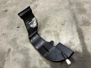 KANAŁ NAWIEW TUNEL POWIETRZA PRAWY AUDI A8 D4