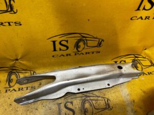 WAHACZ ZAWIESZENIA POPRZECZNY TYŁ TYLNY MERCEDES W246 W176 C117 W117