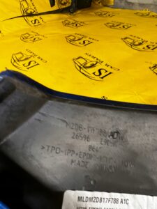 LISTWA PASA ZDERZAKA PRZÓD FORD BRONCO 21- VELOCITY BLUE PEARL METALIC