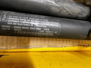 KOMPLET SIŁOWNIKI ELEKTRYCZNE KLAPY TYŁ BAGAŻNIKA FORD EXPLORER VI MK6