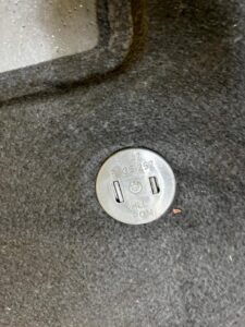 PODŁOGA WYKŁADZINA DYWAN BAGAŻNIKA BMW 7 E38