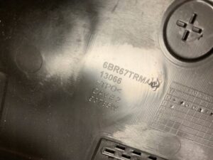 LISTWA OSŁONA KLATKI ŚRODKOWA JEEP WRANGLER JL