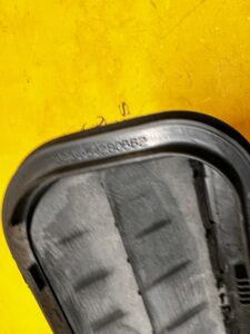 KRATKA WENTYLACYJNA DEKOMPRESYJNA FORD MUSTANG VI