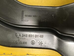 LEWY TUNEL KANAŁ POWIETRZA MERCEDES INFINITI Q30