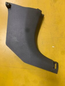 PRAWA OSŁONA NAROŻNIK PROGU KIA SORENTO III 3