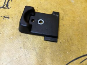 UCHWYT MOCOWANIE PODŁOGI BAGAŻNIKA PRAWY MERCEDES GLS X166 BRĄZ