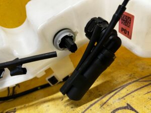 ZBIORNIK SPRYSKIWACZY POMPKA ZBIORNICZEK GENESIS GV70 GV80