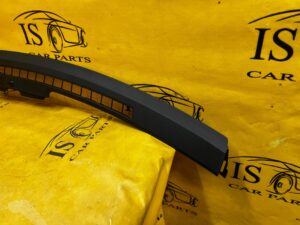 KRATKA GÓRNA NAWIEWU DESKI ROZDZIELCZEJ KONSOLI FORD MUSTANG VI USA