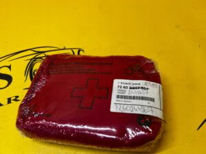 APTECZKA SAMOCHODOWA DUŻA PIERWSZA POMOC BMW NOWA OEM