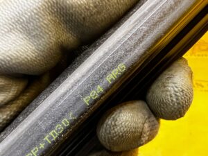 LISTWA ZGARNIAJĄCA SZYBY TYŁ PRAWY PEUGEOT 3008 II