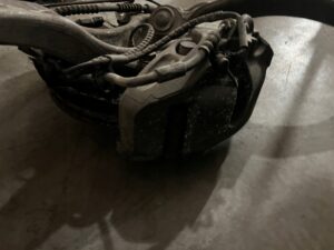 ZWROTNICA PIASTA TARCZA ZACISK WAHACZE PRZÓD LEWY BMW 5 F10 F11 2WD RWD