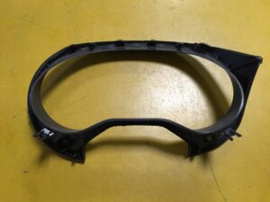 OSŁONA RAMKA LICZNIKÓW ZEGARÓW INFINITI Q30 QX30