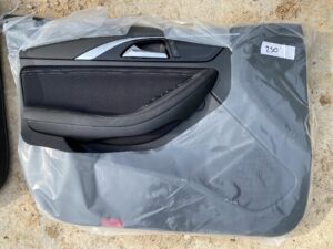 TAPICERKA BOCZEK DRZWI LEWY PRZÓD INFINITI Q30 EU