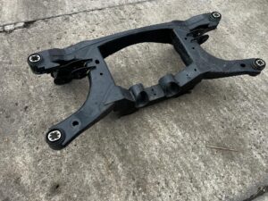 WÓZEK BELKA SANKI KOŁYSKA TYŁ FORD ESCAPE MK4 FWD 2WD 1.5 ECOBOOST