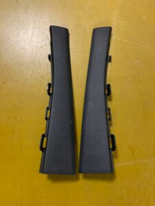 PRAWA OSŁONA ZAŚLEPKA POSZYCIE SŁUPKA AUDI Q7 4M