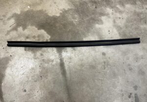 USZCZELKA POKRYWY SILNIKA MASKI PODSZYBIA PORSCHE MACAN 95B