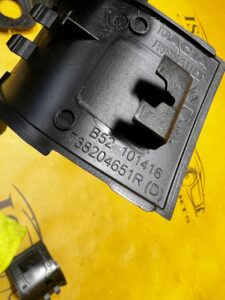 OSŁONA ZAŚLEPKA RELINGU DACHOWEGO PRAWA DACIA SANDERO II STEPWAY