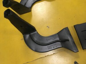 LEWY TUNEL KANAŁ POWIETRZA MERCEDES INFINITI Q30