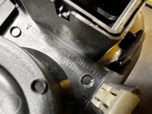 NAKŁADKA PÓŁKA TUNELU ŚRODKOWEGO DACIA DUSTER II