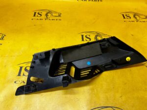 PLASTIK OSŁONA MOCOWANIE PÓŁKI BAGAŻNIKA TYŁ LEWA FORD FIESTA MK8 3D