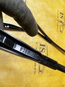 KOMPLET RAMIONA WYCIERACZKI PRZÓD FORD BRONCO 21-