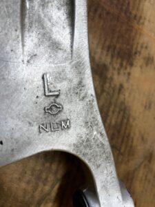 NOWY WAHACZ TYLNY TYŁ LEWY INFINITI Q50