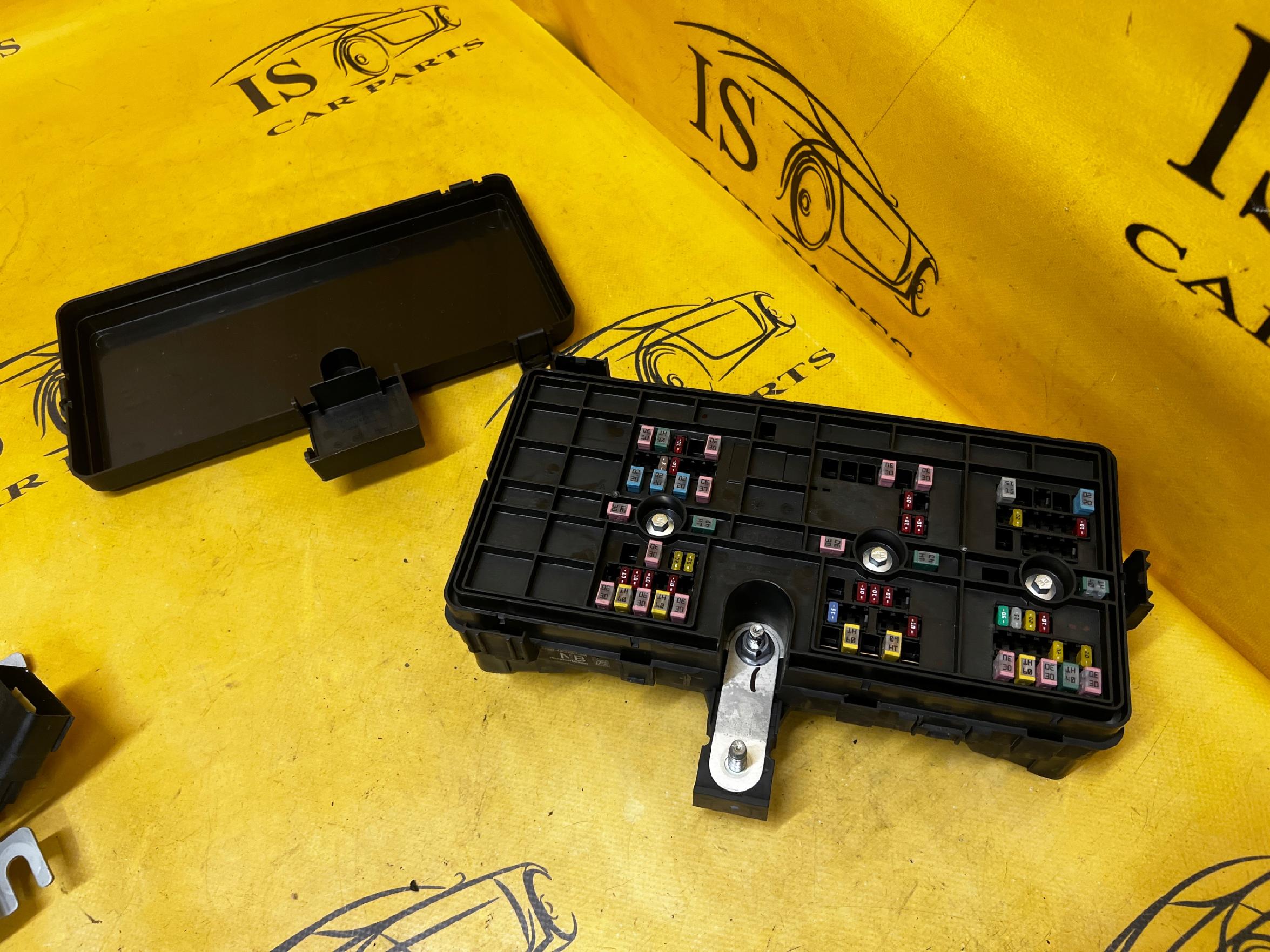 SKRZYNKA BEZPIECZNIKÓW FORD BRONCO 21- 2.7 V6 ECOBOOST