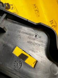 OSŁONA RAMKA DESKI KONSOLI LICZNIKA FORD FIESTA MK8 EU