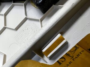 POSZYCIE OSŁONA OBUDOWA SŁUPKA D TYŁ LEWY MERCEDES GLS X166