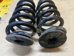 KOMPLET SPRĘŻYNY TYŁ PRAWA LEWA FORD EXPLORER MK6 3.3 V6 FHEF HYBRID 4X4