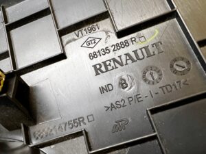 OSŁONA PLASTIK ZAŚLEPKA DESKI POD KIEROWNICĘ LEWA DACIA DUSTER II 2