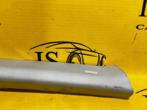 OSŁONA POSZYCIE SŁUPKA A PRZÓD PRAWA PRAWY RANGE ROVER VELAR L560