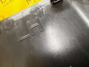 POSZYCIE OSŁONA OBUDOWA SŁUPKA ŚRODKOWEGO B LEWY 4 DRZWI FORD BRONCO 21-