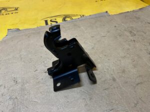 UCHWYT MOCOWANIE OPARCIA FOTELA KANAPY TYŁ ŚRODKOWY LEWY PORSCHE MACAN 95B